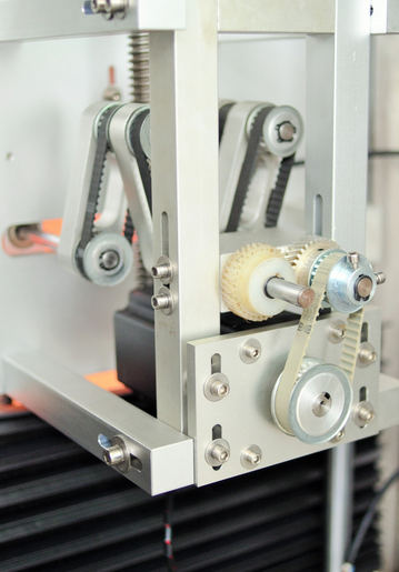 Машина за обележување на ракавите со заптивање на капачето и телото со две глави