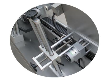 Машина за обележување хартиена цевка 500 ролери лепеше етикета налепница за самолеплива ткаенина