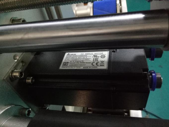 SUS304 Орман Машина за обележување налепници за шишиња од две страни со производи за лична нега