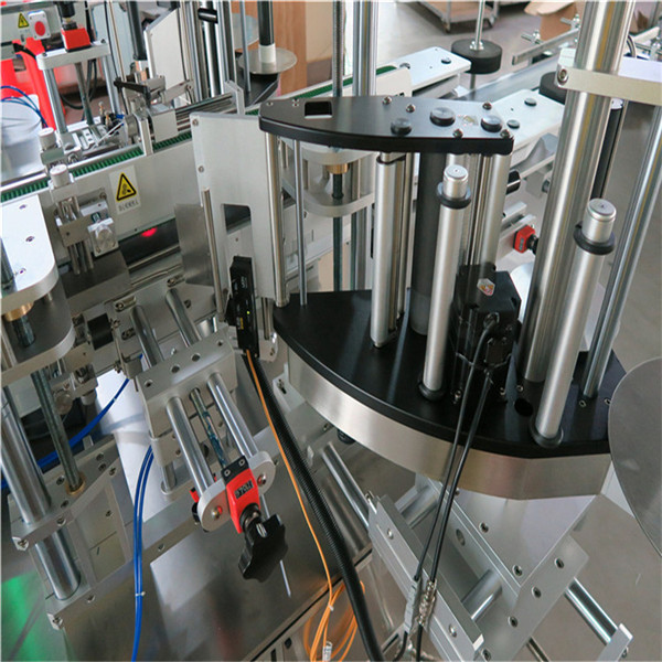 Сопствена состојба на машината за обележување на овални шишиња со самолеплива налепница