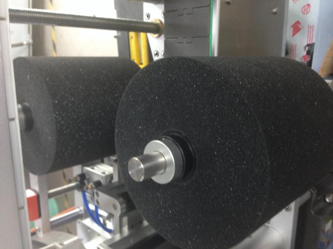 Сервер машина за обележување шишиња за тркалезно / рамно шише