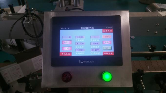 Автоматска машина за означување на стаклени шишиња со рамно шише, машина за етикети на налепници