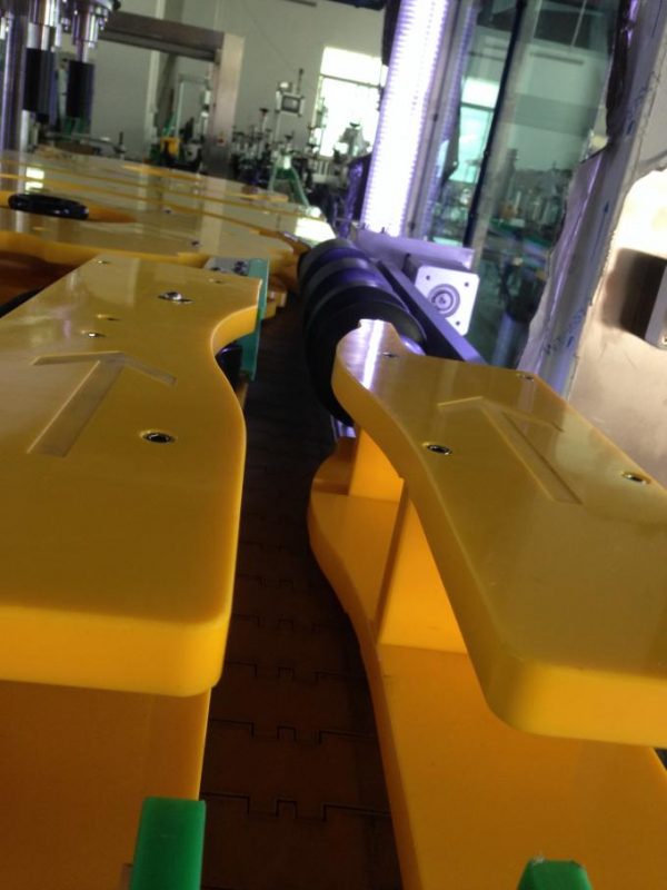 Високо производство на машина за етикетирање на вино / пиво, етикета на тркалезно шише