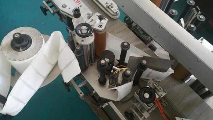 Апликатор за лепенки за овални чанти и шишиња, машина за печатење самолеплива етикета со долг транспортер