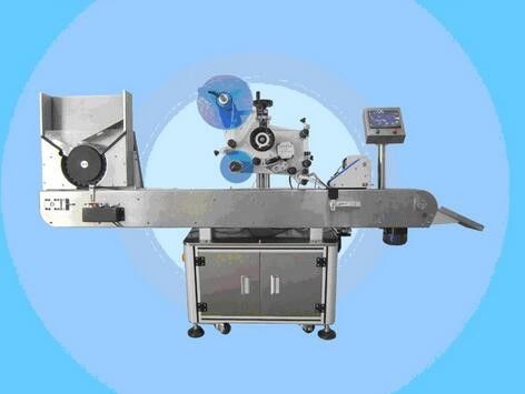 Кина машина за автоматско обележување на вијали, машина за налепници за лакови за лакови за козметика добавувач